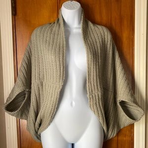 Gray knit shrug